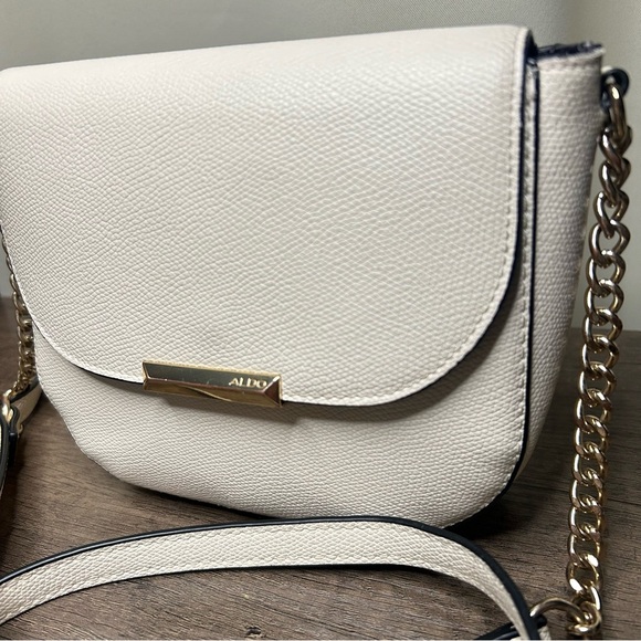 Aldo Cream Crossbody Bag with Gold Chain - Picture 2 of 9